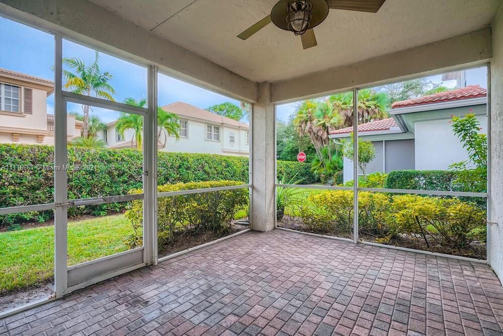 合同活跃: $4,350 (3 贝兹, 2 浴室, 1609 平方英尺)