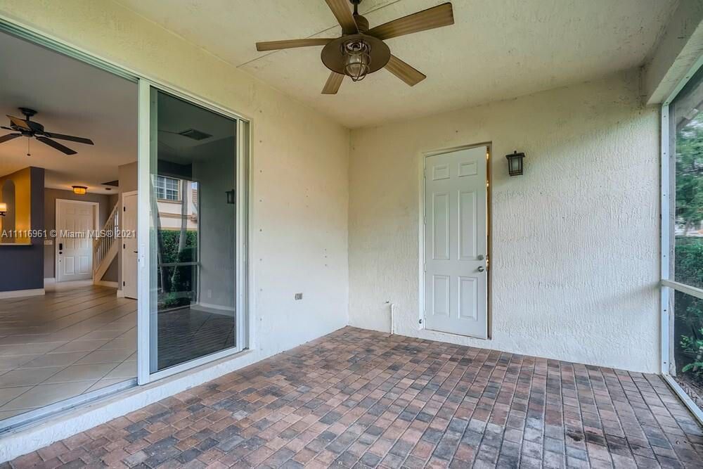 合同活跃: $4,350 (3 贝兹, 2 浴室, 1609 平方英尺)