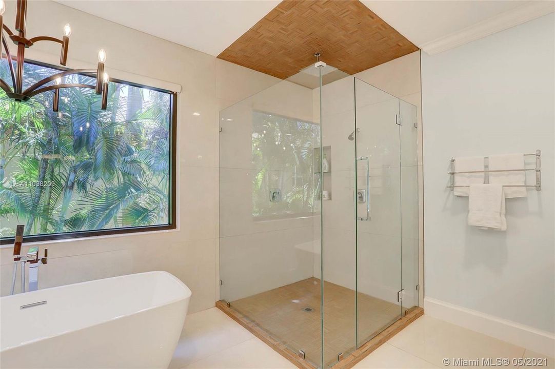 For Rent: $30,000 (3 beds, 3 baths, 4088 Square Feet)