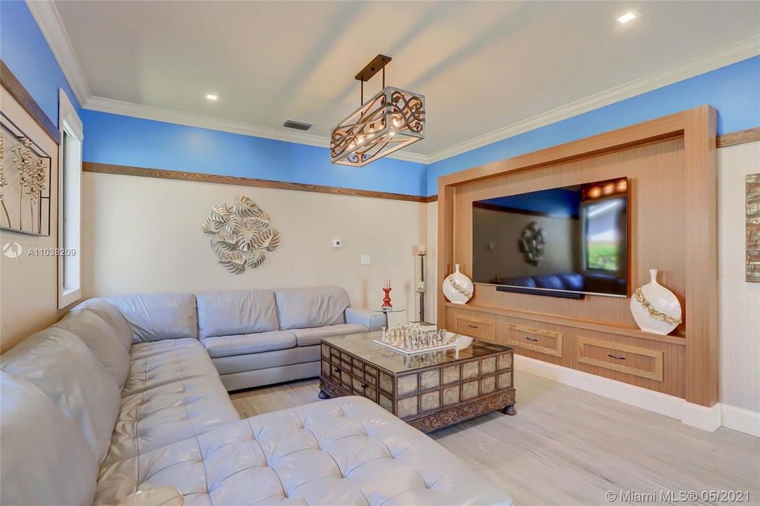 For Rent: $30,000 (3 beds, 3 baths, 4088 Square Feet)