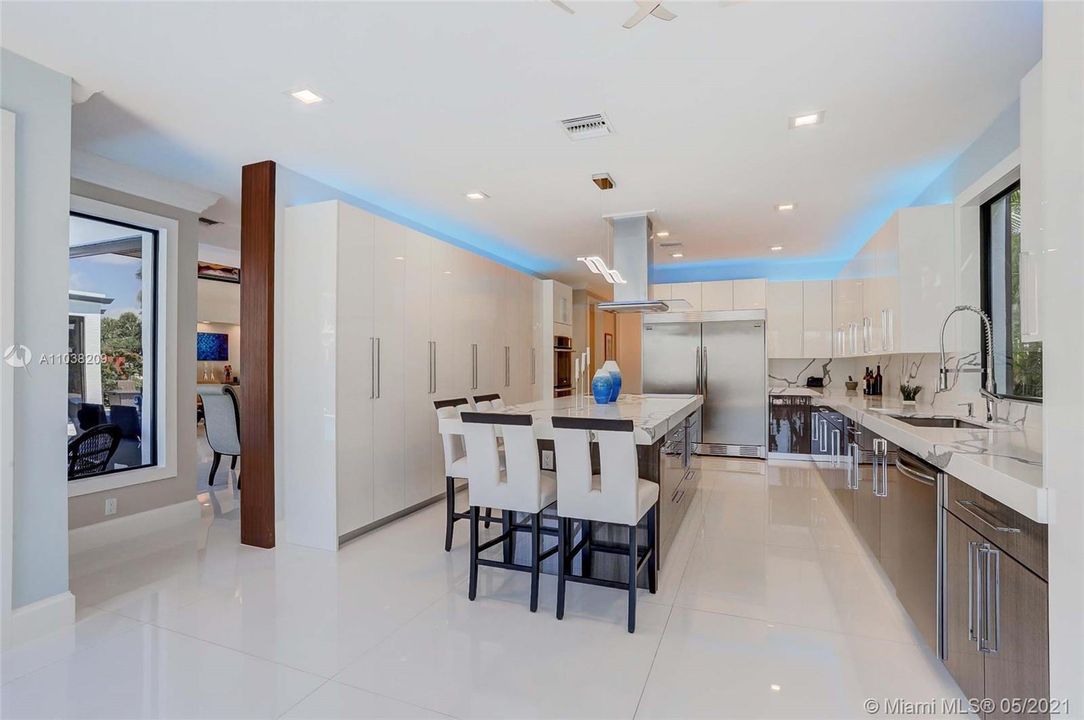 For Rent: $30,000 (3 beds, 3 baths, 4088 Square Feet)