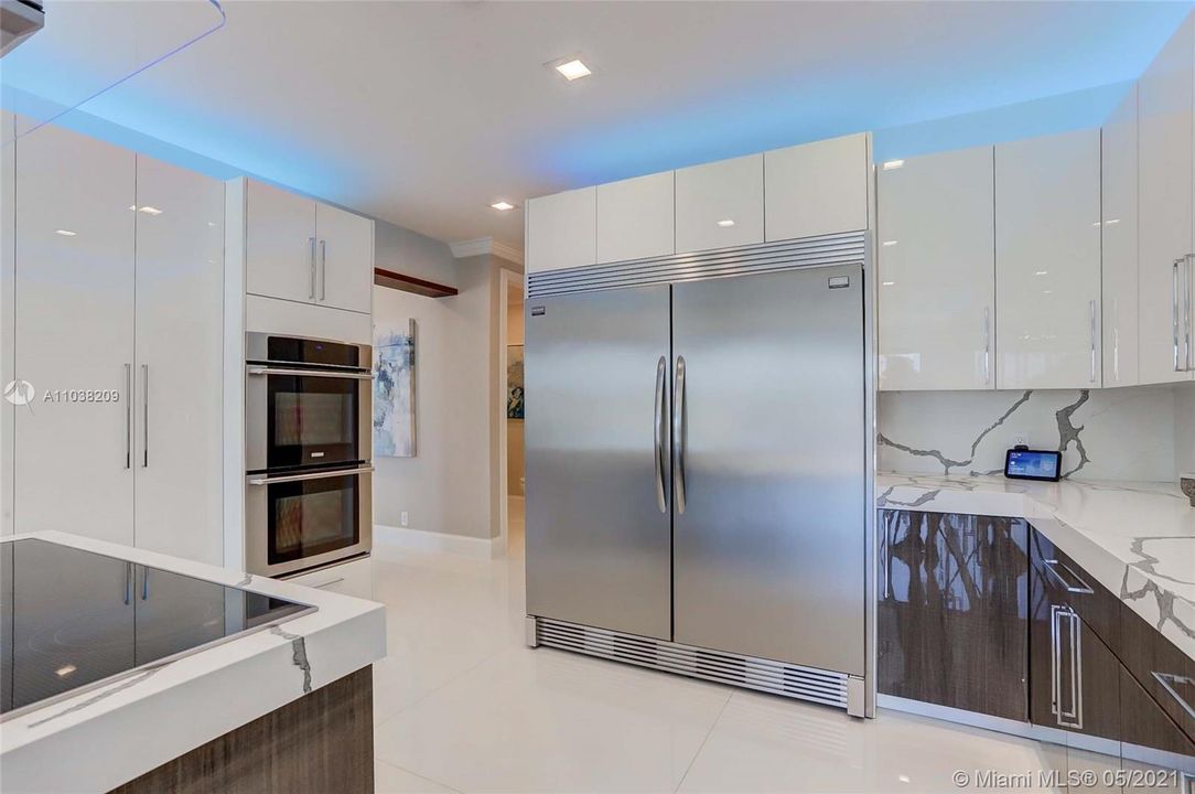 For Rent: $30,000 (3 beds, 3 baths, 4088 Square Feet)