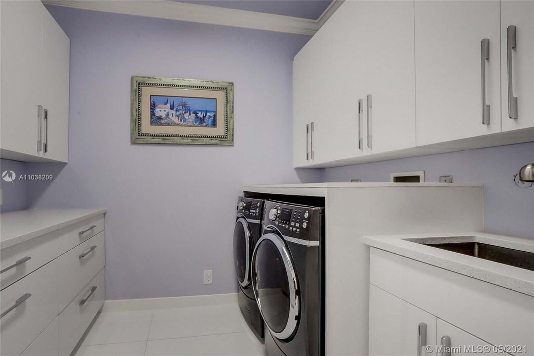 For Rent: $30,000 (3 beds, 3 baths, 4088 Square Feet)