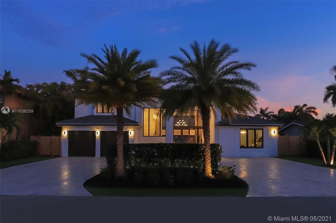 For Rent: $30,000 (3 beds, 3 baths, 4088 Square Feet)