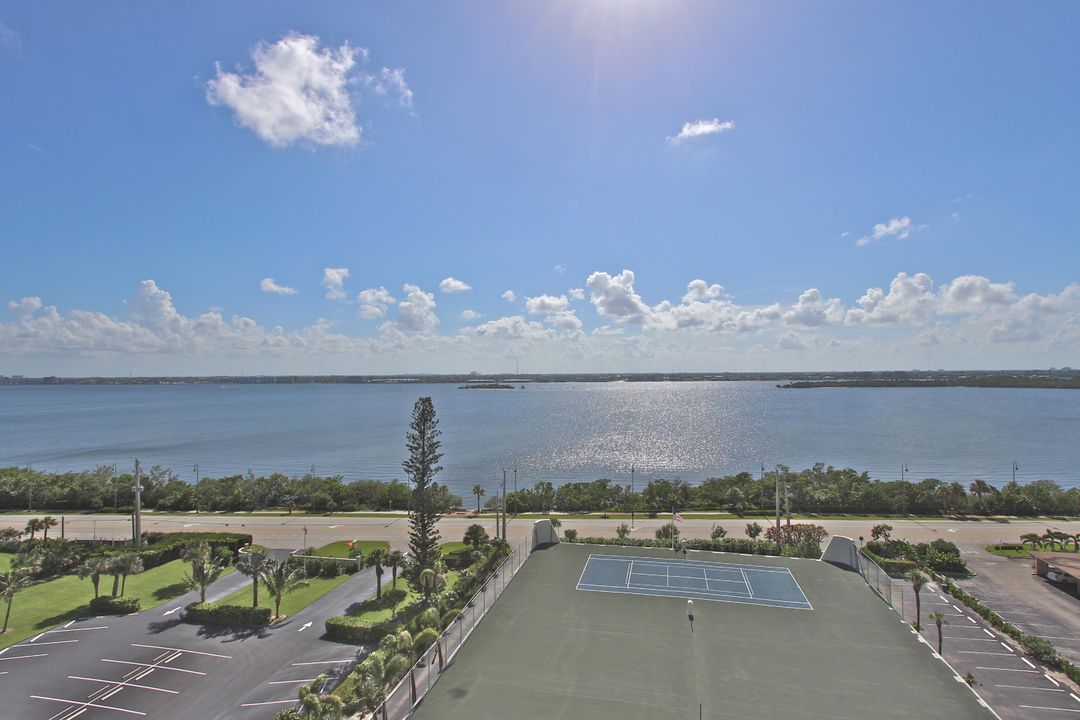 合同活跃: $6,000 (2 贝兹, 2 浴室, 1457 平方英尺)