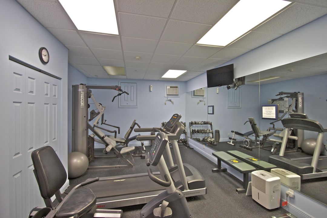 合同活跃: $6,000 (2 贝兹, 2 浴室, 1457 平方英尺)