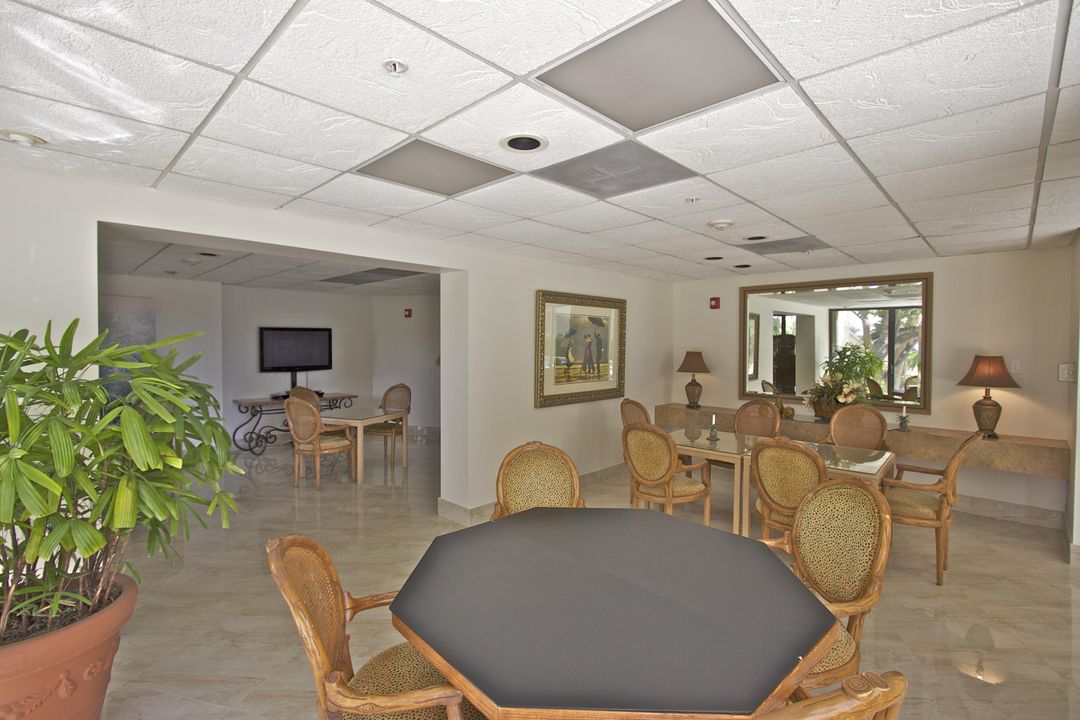 合同活跃: $6,000 (2 贝兹, 2 浴室, 1457 平方英尺)