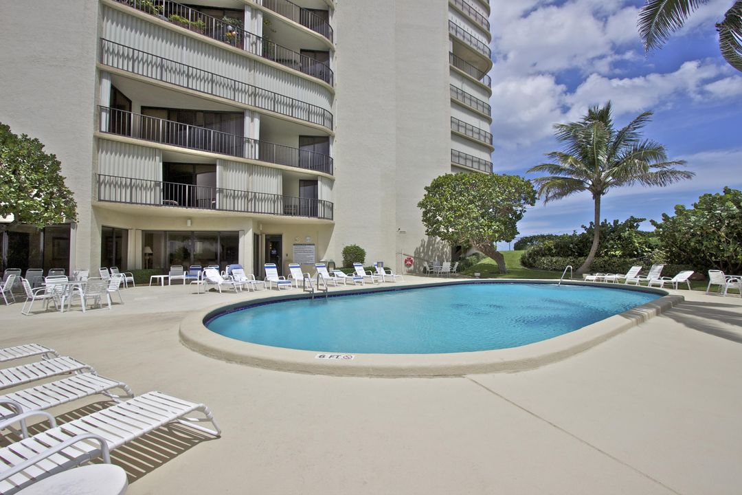 合同活跃: $6,000 (2 贝兹, 2 浴室, 1457 平方英尺)