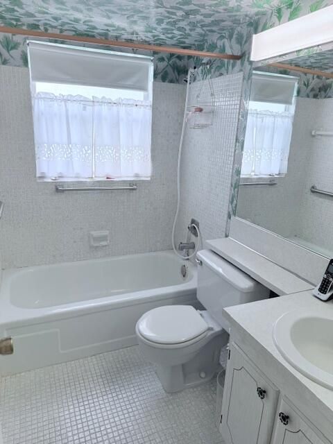 待售: $110,000 (2 贝兹, 1 浴室, 820 平方英尺)