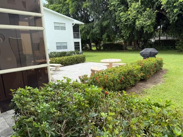 待售: $110,000 (2 贝兹, 1 浴室, 820 平方英尺)