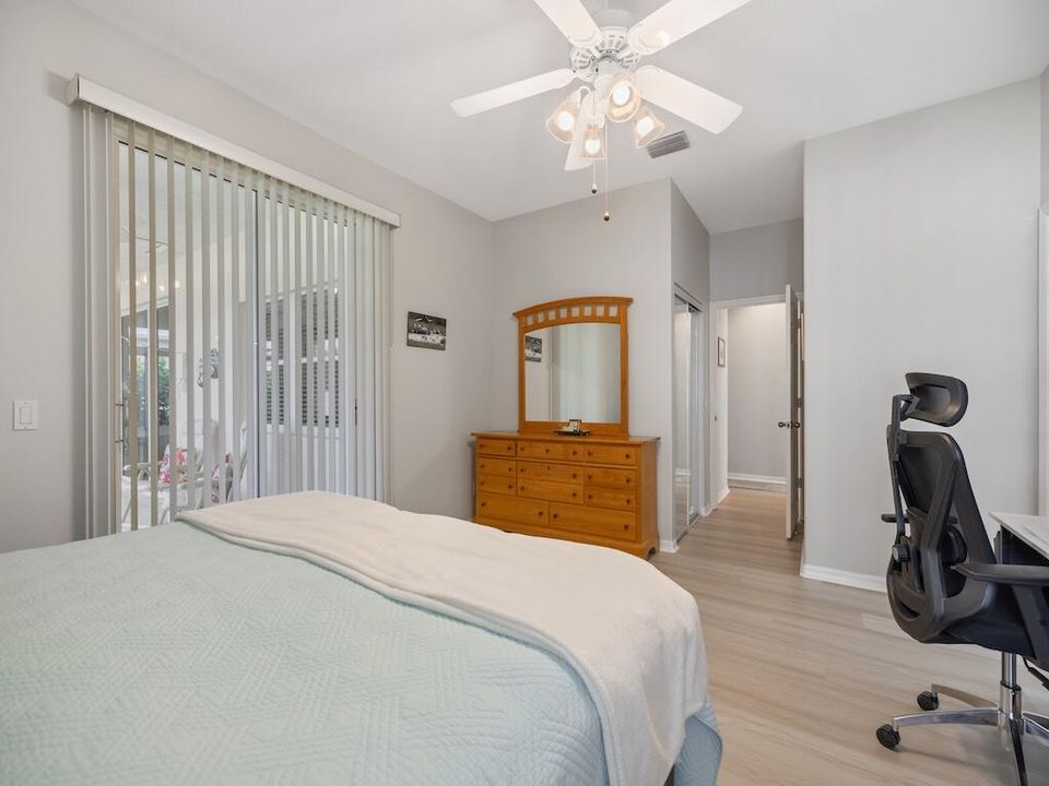 Activo con contrato: $299,900 (2 camas, 2 baños, 1545 Pies cuadrados)