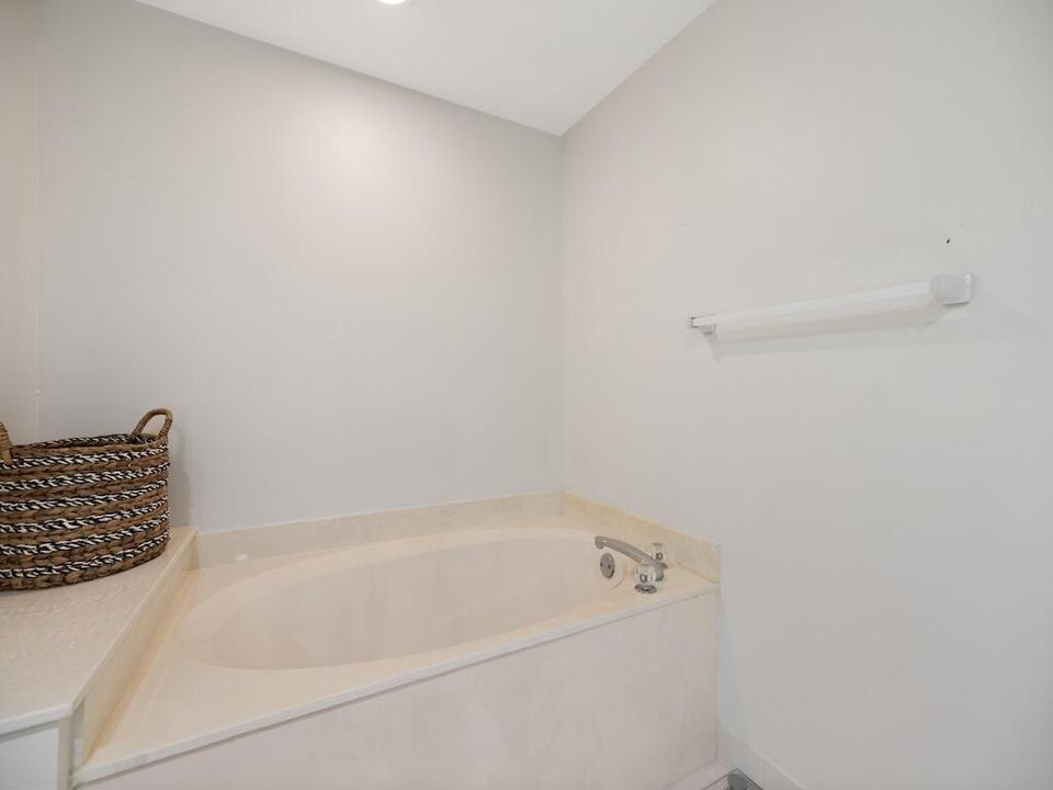 Activo con contrato: $299,900 (2 camas, 2 baños, 1545 Pies cuadrados)