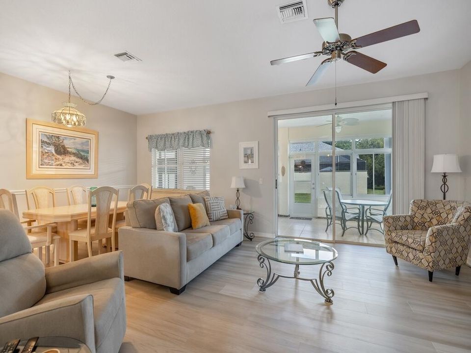 Activo con contrato: $299,900 (2 camas, 2 baños, 1545 Pies cuadrados)