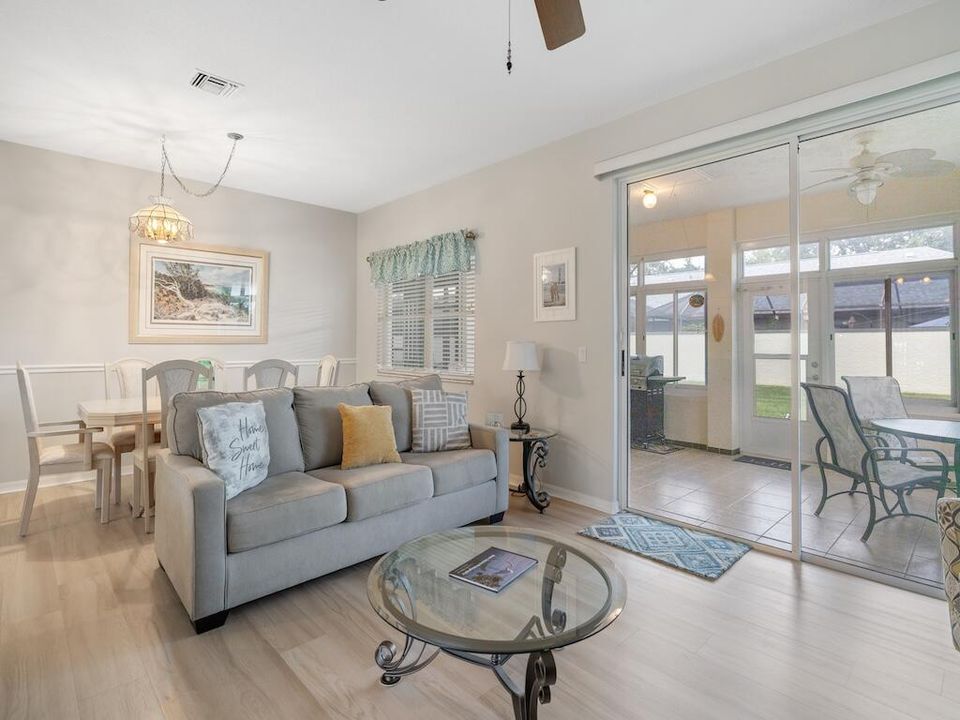 Activo con contrato: $299,900 (2 camas, 2 baños, 1545 Pies cuadrados)