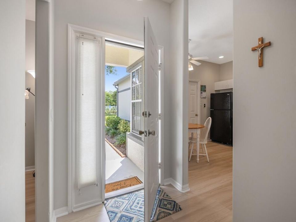 Activo con contrato: $299,900 (2 camas, 2 baños, 1545 Pies cuadrados)