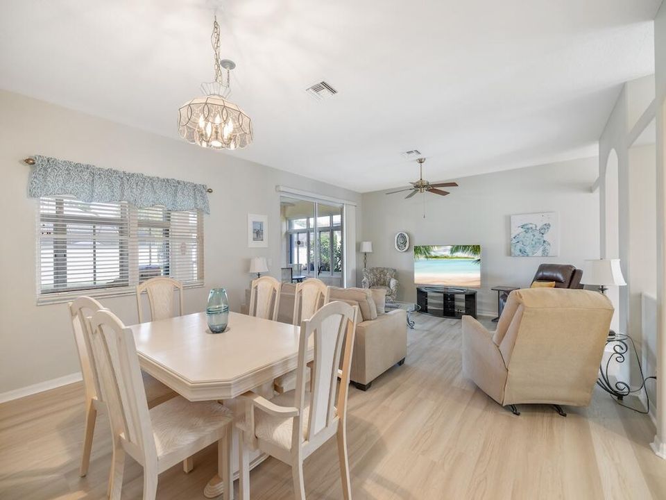 Activo con contrato: $299,900 (2 camas, 2 baños, 1545 Pies cuadrados)