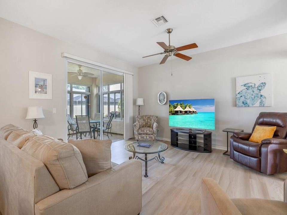 Activo con contrato: $299,900 (2 camas, 2 baños, 1545 Pies cuadrados)