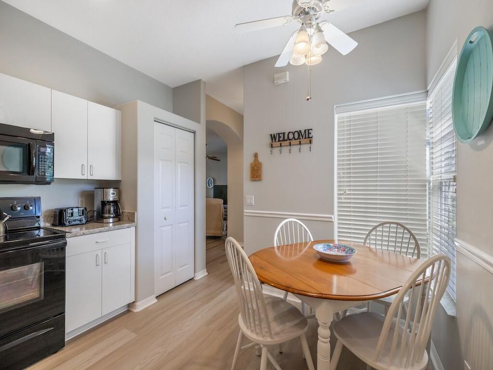 Activo con contrato: $299,900 (2 camas, 2 baños, 1545 Pies cuadrados)