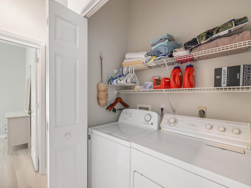 Activo con contrato: $299,900 (2 camas, 2 baños, 1545 Pies cuadrados)