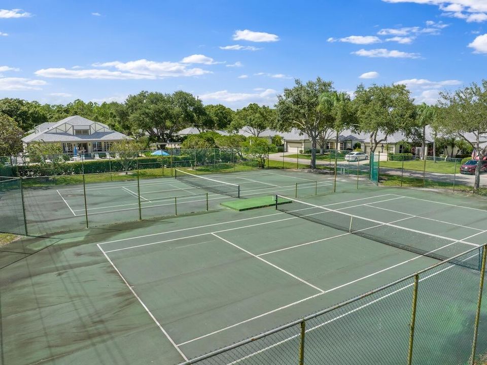 Activo con contrato: $299,900 (2 camas, 2 baños, 1545 Pies cuadrados)