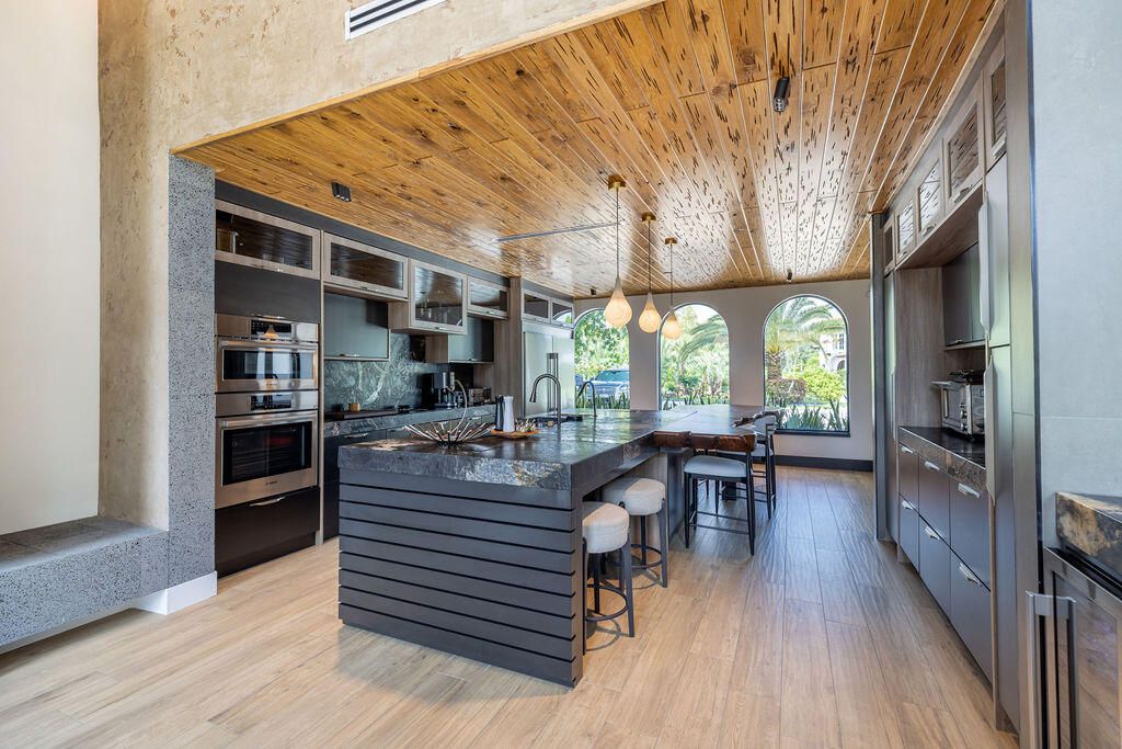 待售: $4,950,000 (4 贝兹, 5 浴室, 3965 平方英尺)