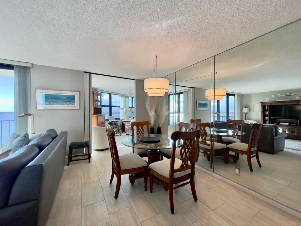 合同活跃: $6,000 (2 贝兹, 2 浴室, 1457 平方英尺)