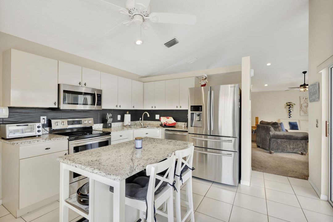 Active With Contract: $349,900 (2 beds, 2 baths, 1495 Square Feet)