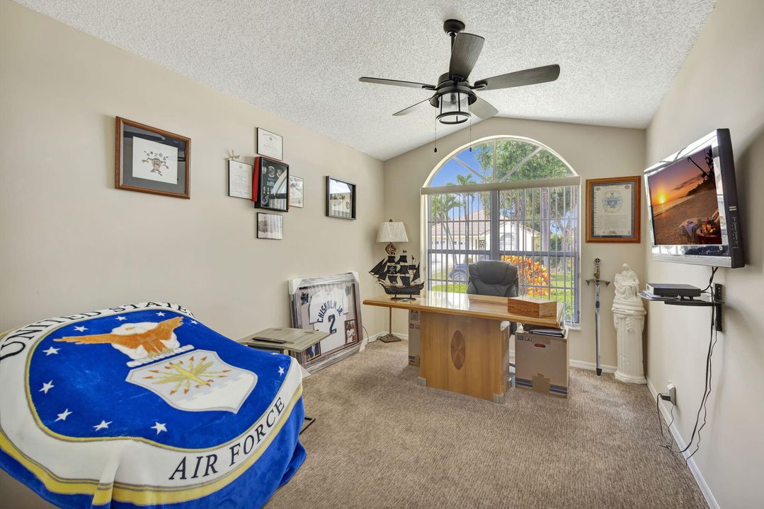 Active With Contract: $349,900 (2 beds, 2 baths, 1495 Square Feet)