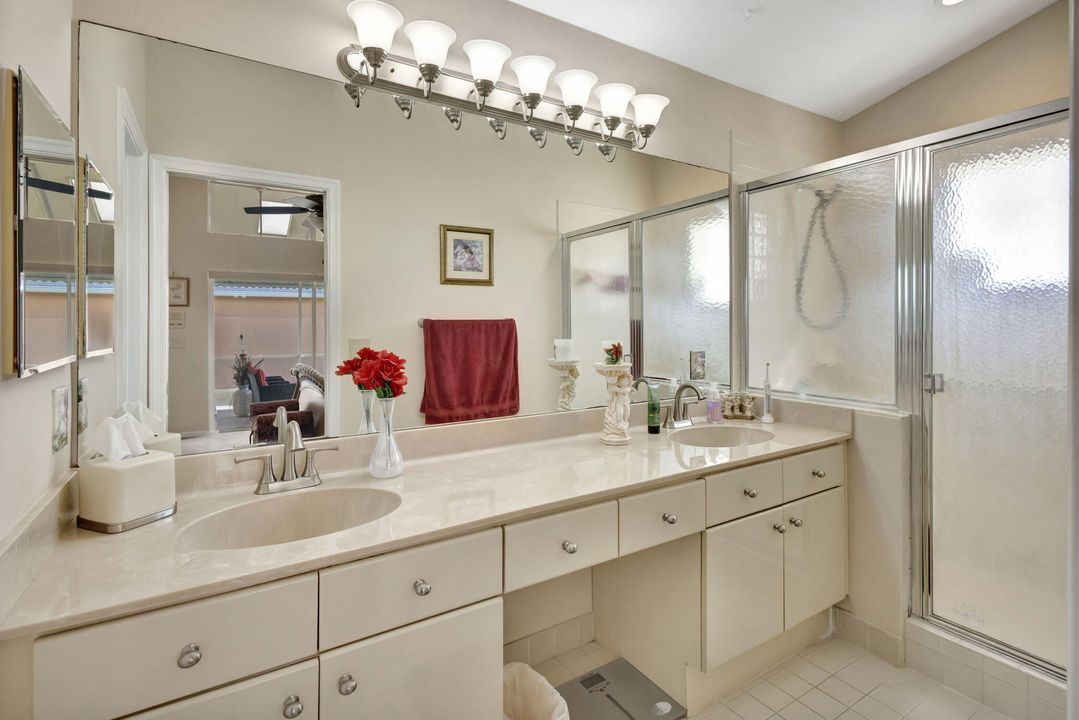 Active With Contract: $349,900 (2 beds, 2 baths, 1495 Square Feet)