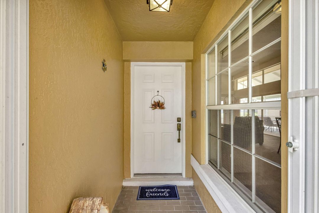 Active With Contract: $349,900 (2 beds, 2 baths, 1495 Square Feet)