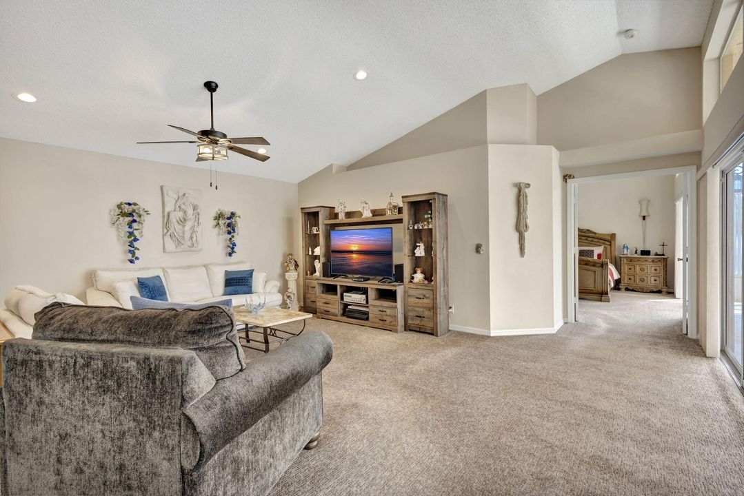 Active With Contract: $349,900 (2 beds, 2 baths, 1495 Square Feet)