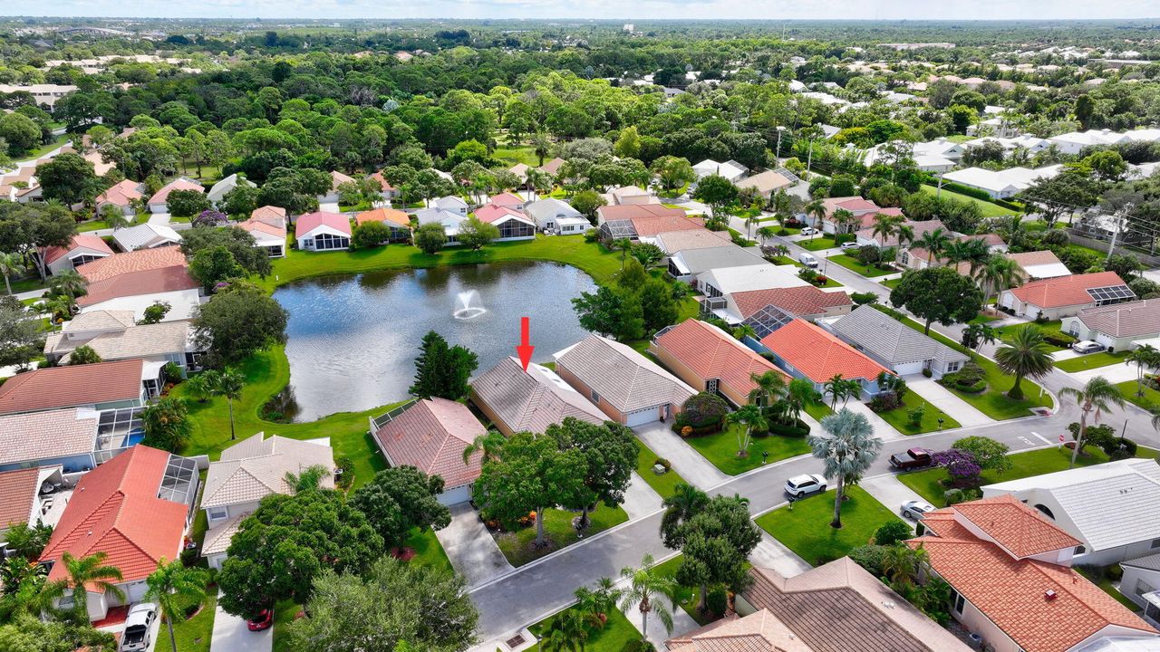 Active With Contract: $349,900 (2 beds, 2 baths, 1495 Square Feet)