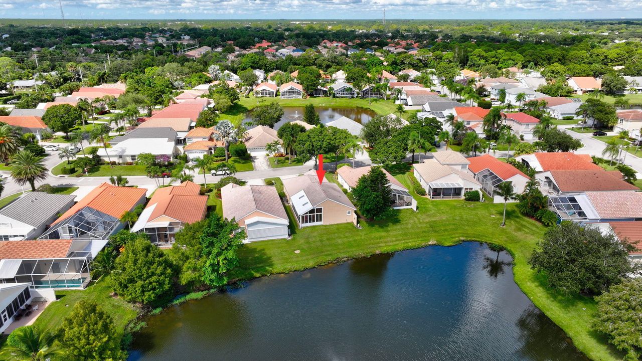 Active With Contract: $349,900 (2 beds, 2 baths, 1495 Square Feet)