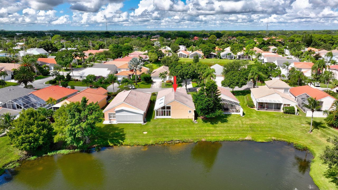 Active With Contract: $349,900 (2 beds, 2 baths, 1495 Square Feet)