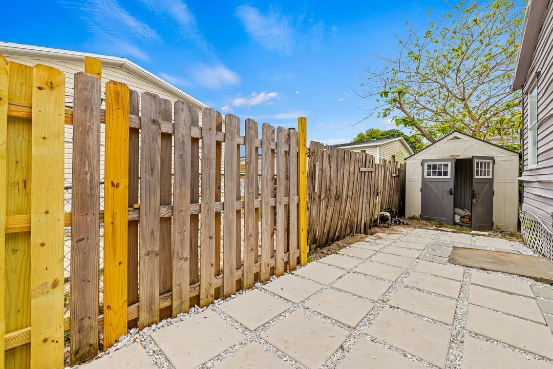 На продажу: $280,000 (2 спален, 2 ванн, 1152 Квадратных фут)