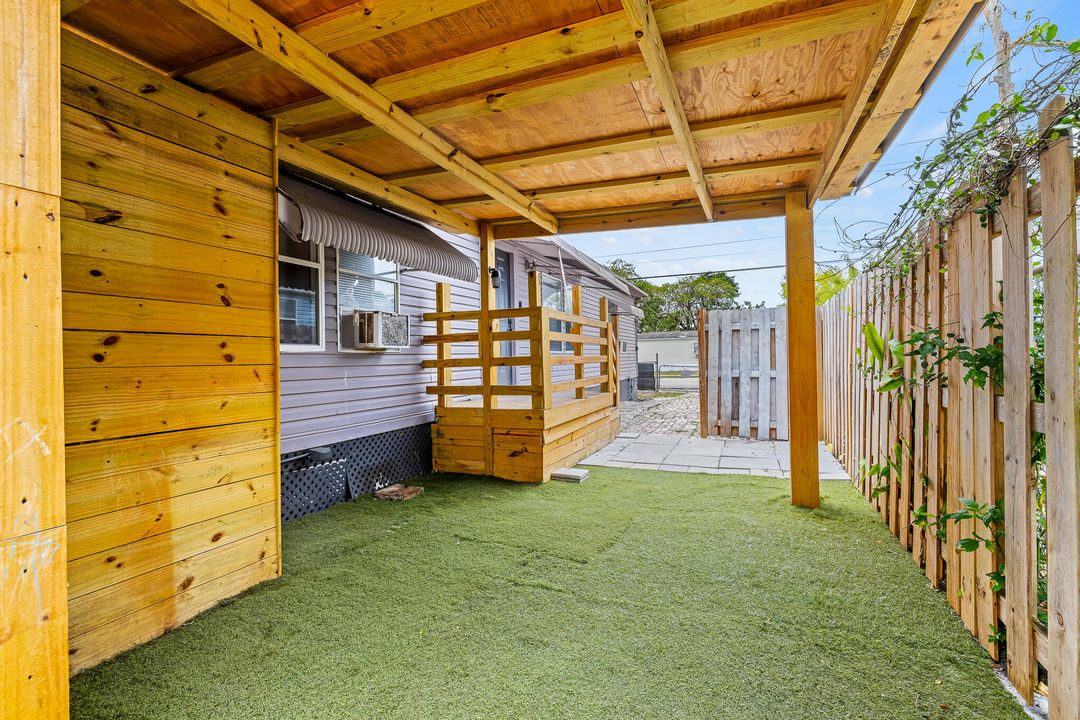 На продажу: $280,000 (2 спален, 2 ванн, 1152 Квадратных фут)