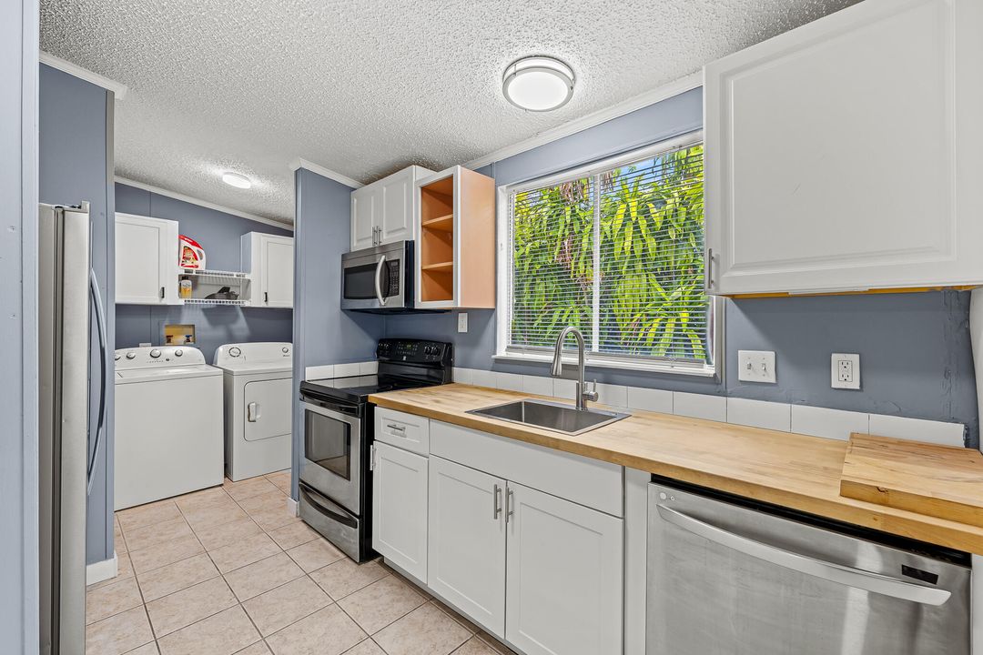 На продажу: $280,000 (2 спален, 2 ванн, 1152 Квадратных фут)