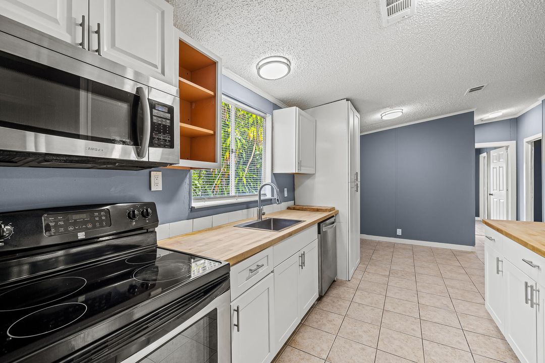 На продажу: $280,000 (2 спален, 2 ванн, 1152 Квадратных фут)