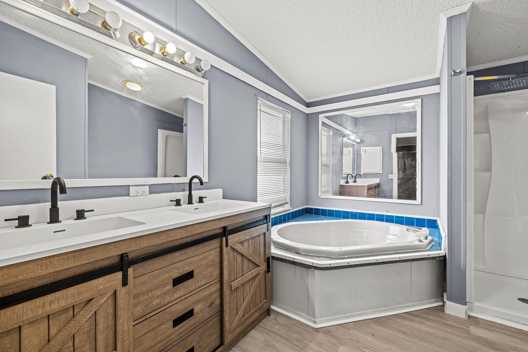 На продажу: $280,000 (2 спален, 2 ванн, 1152 Квадратных фут)