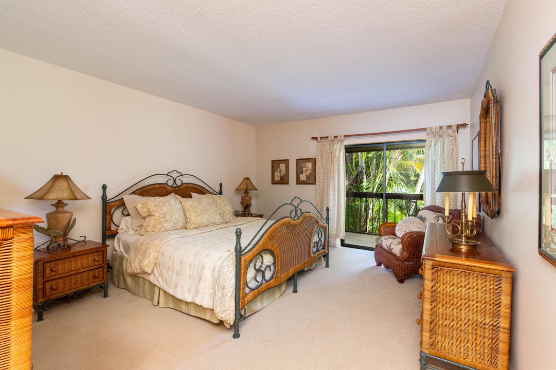 Active With Contract: $3,500 (1 beds, 1 baths, 900 Square Feet)