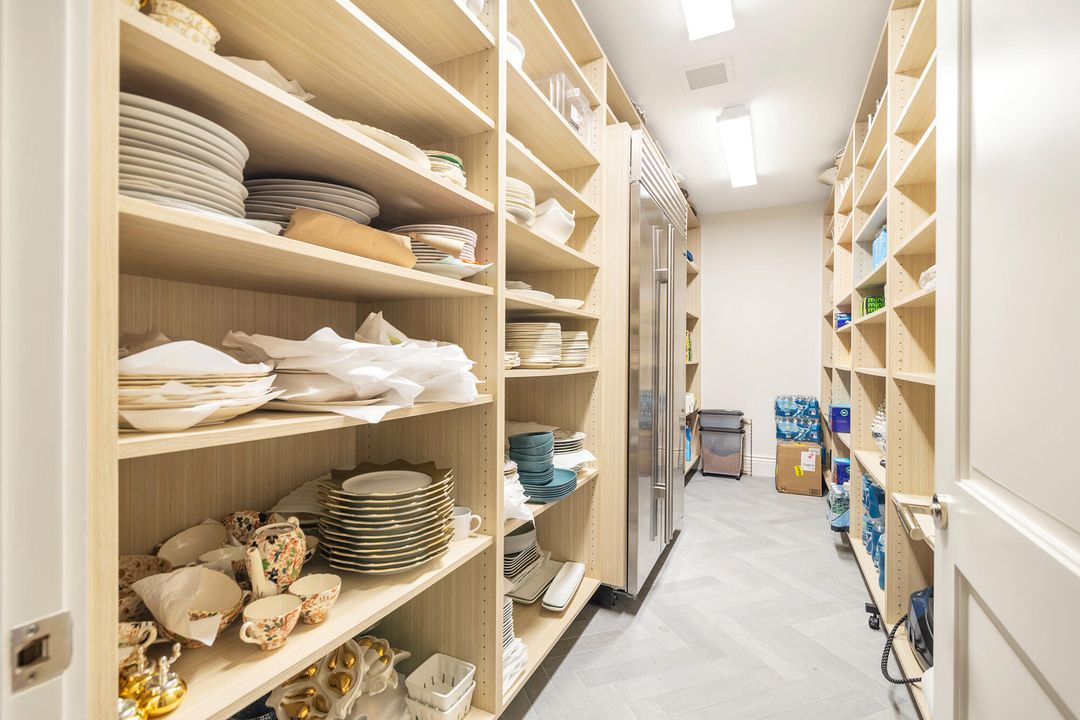 For Sale: $25,500,000 (5 beds, 5 baths, 6706 Square Feet)