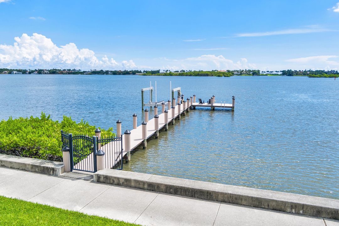 For Sale: $25,500,000 (5 beds, 5 baths, 6706 Square Feet)