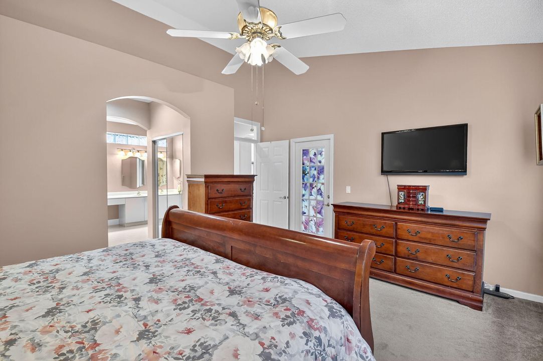 合同活跃: $169,000 (3 贝兹, 2 浴室, 1787 平方英尺)