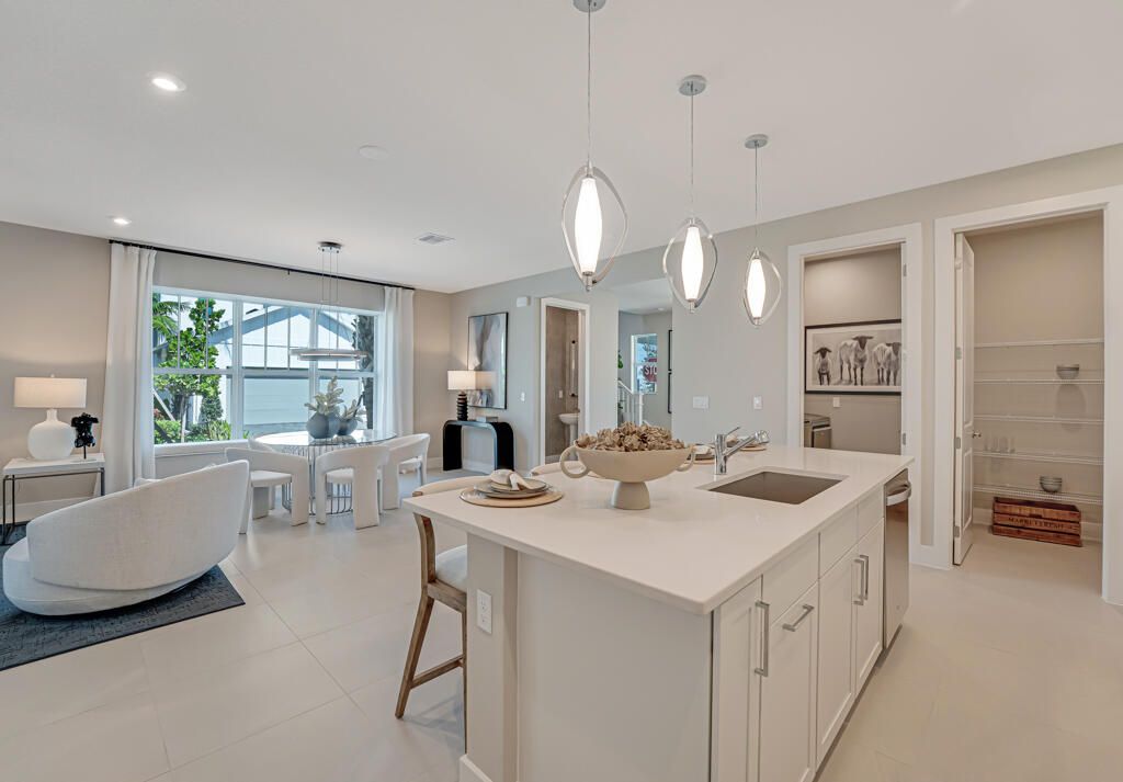 For Rent: $4,250 (3 beds, 2 baths, 2317 Square Feet)