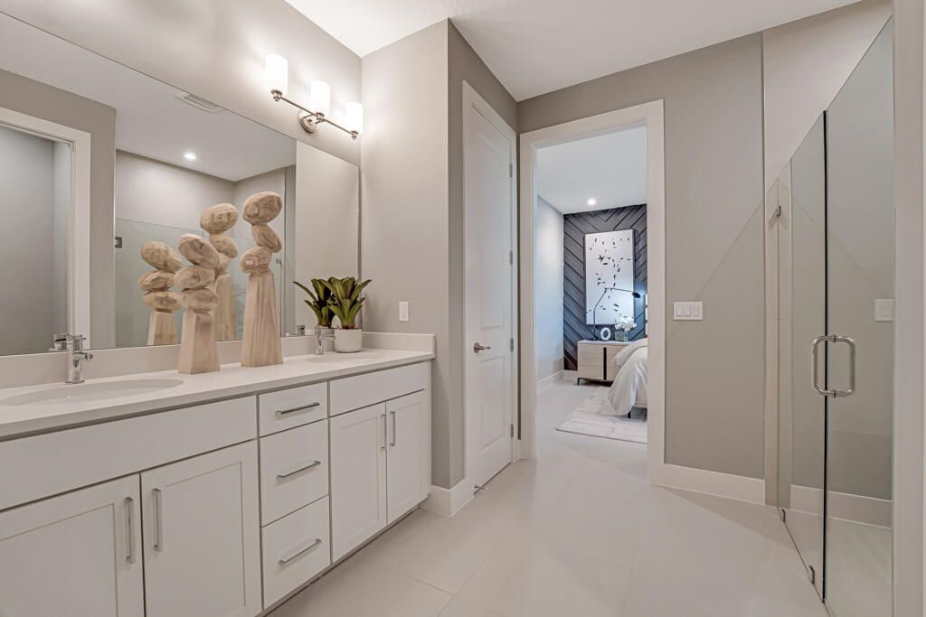 For Rent: $4,250 (3 beds, 2 baths, 2317 Square Feet)