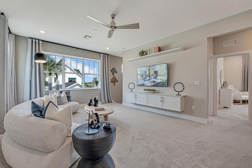 For Rent: $4,250 (3 beds, 2 baths, 2317 Square Feet)