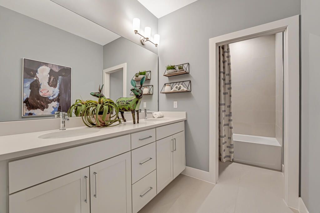 For Rent: $4,250 (3 beds, 2 baths, 2317 Square Feet)