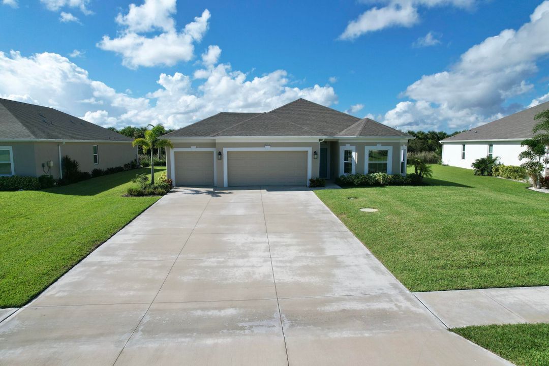 For Sale: $415,000 (4 beds, 2 baths, 2009 Square Feet)