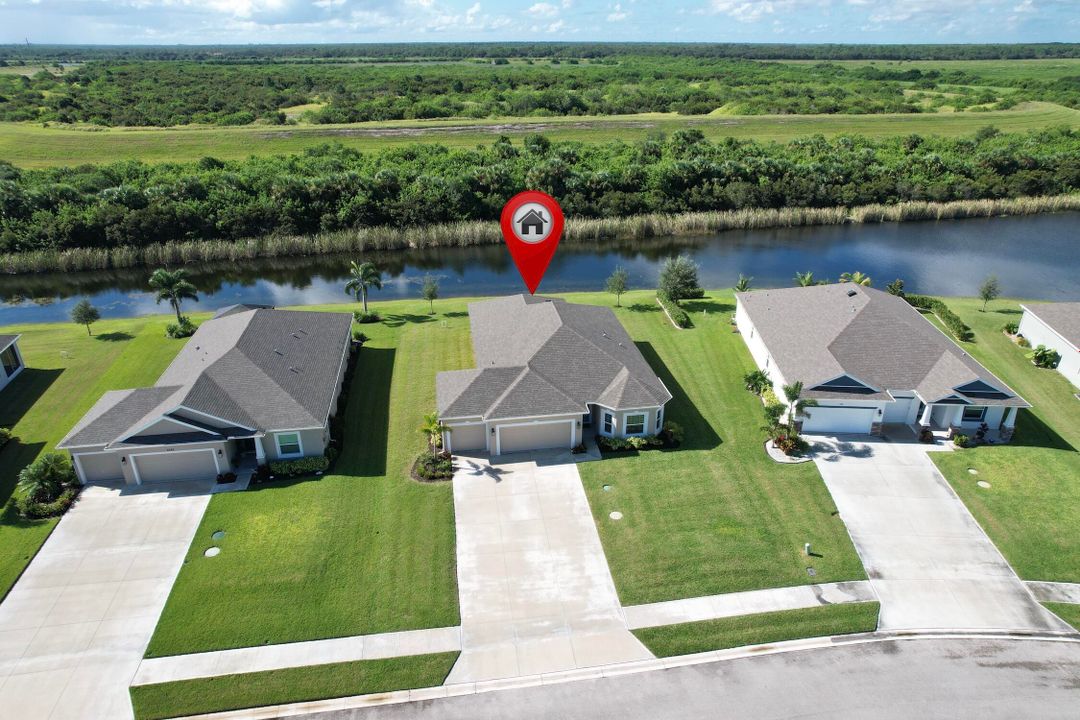 For Sale: $415,000 (4 beds, 2 baths, 2009 Square Feet)