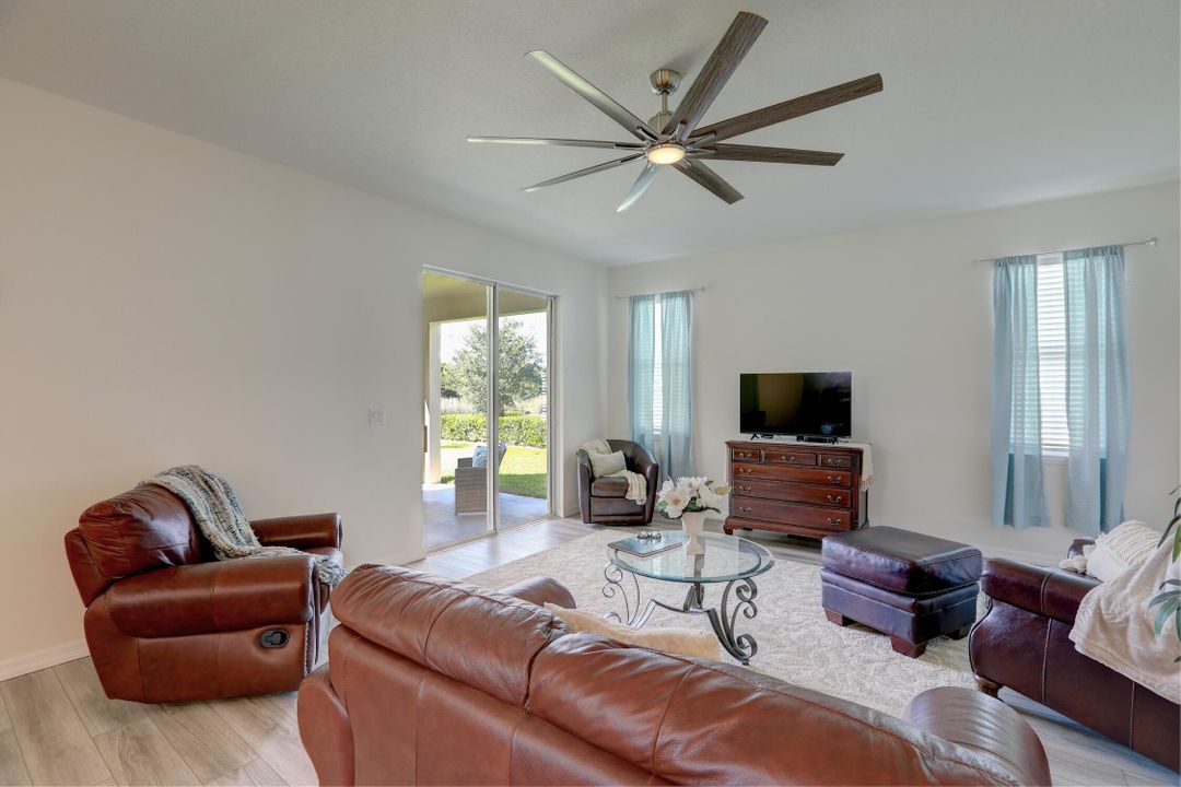 For Sale: $415,000 (4 beds, 2 baths, 2009 Square Feet)